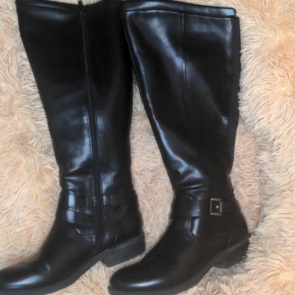 Black Knee high boot